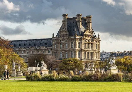 Лувр на грани: забастовка, украденные драгоценности и очереди