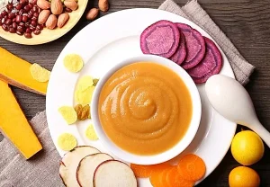 Можно ли кормить кошек детским питанием?