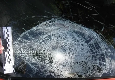 Штрафы за трещины: разбитое стекло и закон