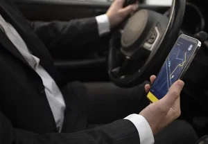 Ожогин о платных функциях в авто: новая норма или обдираловка?