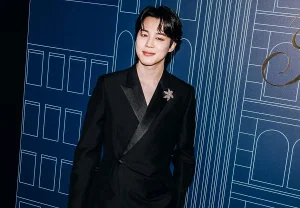 Джимин переосмыслил «блистательную утонченность» на обложке Vogue Korea перед возвращением BTS