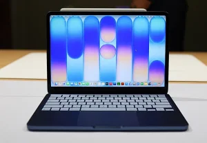 Самый дешёвый и яркий MacBook
