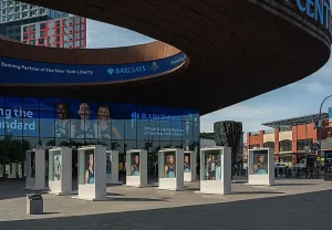 Художник в спорт-арене