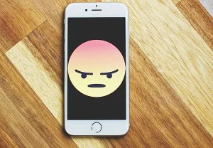 Эмодзи как укрытие