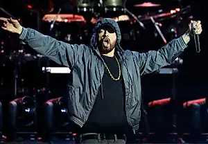 Eminem встречается с реальными фанатами «Stans» в новом документальном фильме