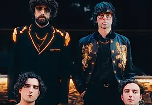 Justice выпустили EP ремиксов на «Mannequin Love», среди которых — трек от The Dare