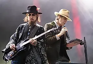 Jane’s Addiction: рок-н-рольный скандал года