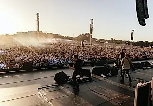 Oasis благодарят фанатов на холме Галлахеров