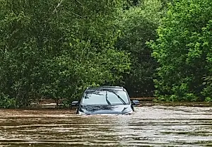 Стоит ли страховать авто от природных катастроф через ОСАГО?