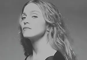 Madonna выпустила альбом Veronica Electronica, 27 лет спустя после Ray of Light