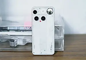 Nothing Phone 3: между ретротехнологиями и флагманскими амбициями