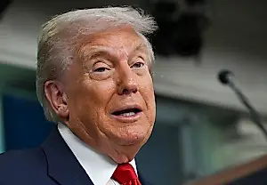 Трамп снова продлевает тарифные послабления для Китая на 90 дней