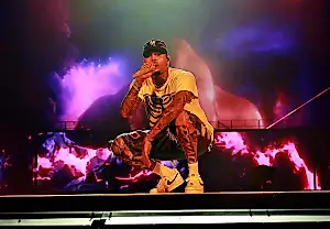 Chris Brown против стихии: Breezy Bowl под дождём
