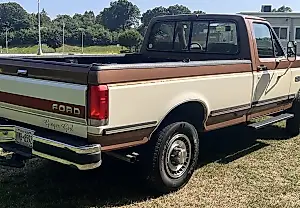 Ностальгия на колесах: Ford F-250 XLT Lariat 1989 года