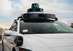 Роботакси Waymo и Uber стартуют в Остине с абсурдным контрастом