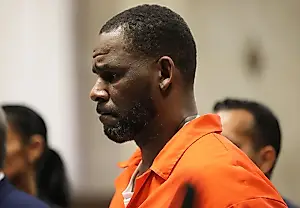 R. Kelly: Изоляция, пауки и мизерные шансы на спасение