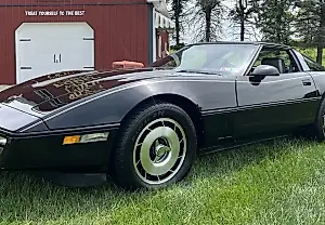 Гардероб на колесах: Наивная 1985 Chevrolet Corvette