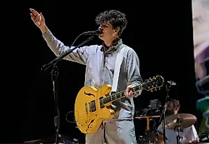 Воссоединение группы Koenig на концерте Vampire Weekend