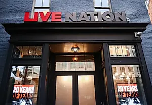 Падение акций Live Nation на фоне иска FTC, успех Sphere с AI-версией «Волшебника страны Оз»