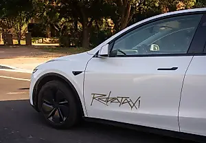 Tesla и госрегуляторы: битва за «роботакси»