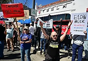 Мировой протест против Tesla: день, когда миллиардеры трясутся от страха