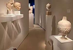 Шампанское, икра и проблемы с происхождением на TEFAF в Маастрихте