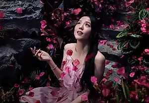BLACKPINK: Jisoo интригует загадочным дуэтом