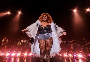 Звезды поднимаются на Pride 2025: Lizzo и Lil Nas X в Уэст-Голливуде