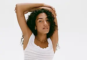 Olivia Dean дебютирует в топ-10 чартов Billboard с альбомом The Art of Loving