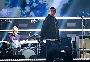 Лиам Галлахер запретил бросать тамбурины и маракасы на концертах Oasis