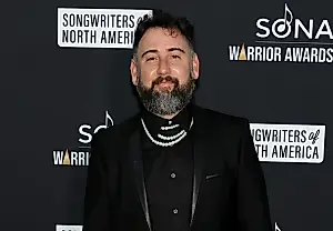 Мозг «Same Old Love» стал сопредседателем авторской гильдии Grammy