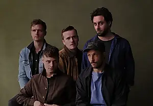 The Maccabees, Jamie T и CMAT зажгли на самом инди-дне лета: 7 лучших моментов с All Points East в Лондоне