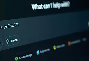 ChatGPT научили звать на помощь: OpenAI, психика и гуманизм
