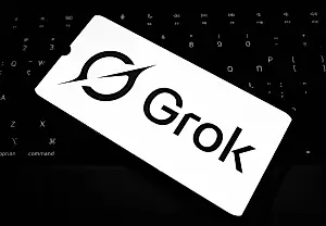 Белый дом «продавил» Grok в госструктуры США: искусственный интеллект, скандалы и подвохи