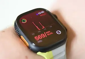 Apple Watch Ultra 3 против Google Pixel Watch 4: битва за батарейку и разум