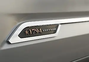 Тестируем Toyota Sequoia 2025: вопросы читателей приветствуются