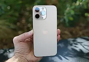 iPhone 17 Pro наконец с большой батареей — сравниваем с лучшими Android-трубками