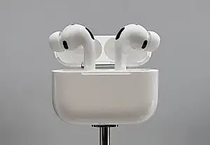 Apple показала AirPods Pro 3: новый дизайн, улучшения и ни рубля сверху
