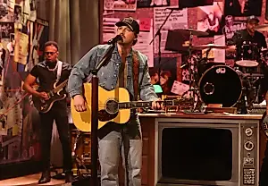 Морган Уоллен вновь на SNL: песни в духе странных откровений