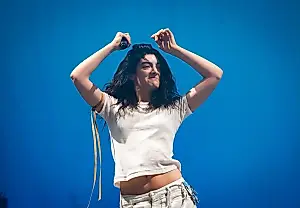 Лорд и Charli XCX: откровения и рёв фанатов