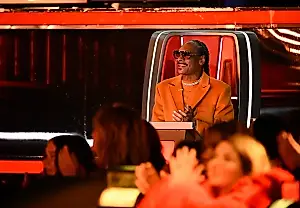 Snoop Dogg ворвался в “Голос”: первый “украденный” талант — яркое шоу продолжается