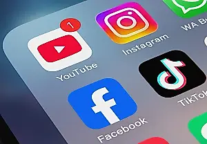 YouTube форсит ИИ-контент к 2026