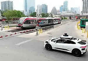 La NTSB investiga los vehículos autónomos de Waymo: por qué «no ven» los autobuses escolares en Austin