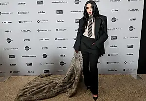 «The Moment»: ¿cómo decidió Charli XCX cambiar de registro?