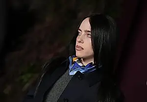 Billie Eilish insta a los famosos a condenar los tiroteos del ICE en Minneapolis