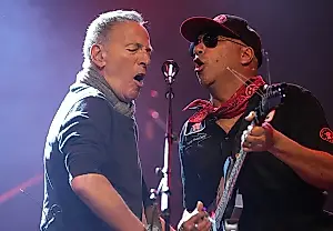 Springsteen sale de las sombras