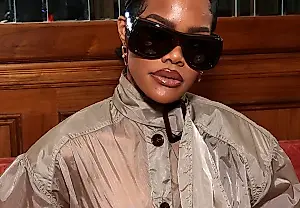 Teyana vuelve a cambiarse de ropa