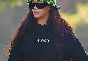Rihanna cambia de vaqueros