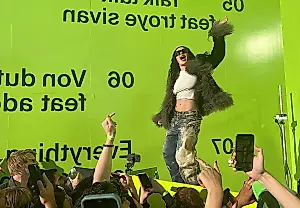 Charli XCX y el precio de la fama