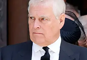 Carlos III aparta a Andrés